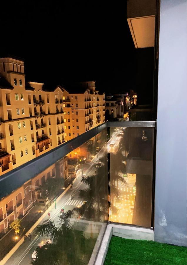 Two Palm Tree Villas Condominium - Studio 8Th Fl With Balcony - Across Terminal 3 Airport Pasay Esterno foto